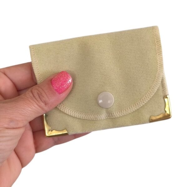 10 Envelopinhos de Veludo Bege 7x9cm