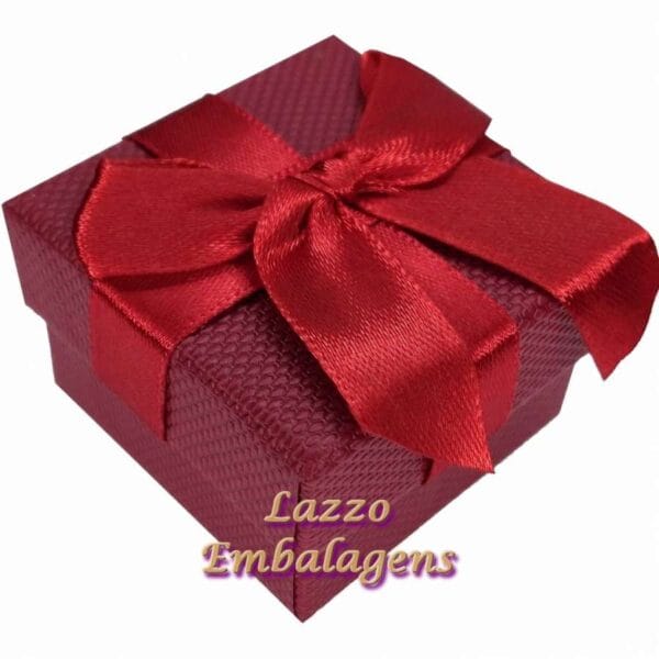 2910_caixinha_para_anel_5x5cm_vinha_fita_vinho_lazzo_embalagens