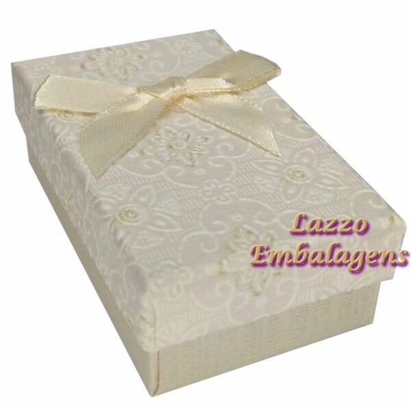 embalagem_para_bijuteria_caixinha_marfim_floral_5x8cm_LZ2935-001