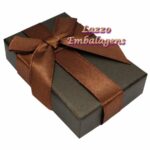2922_caixinha_embalagem_para_corrente_brinco_conjunto_lazzo_embalagens-laco_duplo_marrom