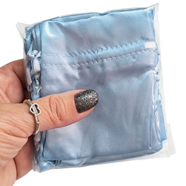 100 Sacos de Cetim Azul Claro 06X08cm-001