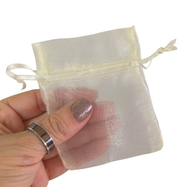 100 Sacos de Organza 06x08cm Amarelo Bebe-002