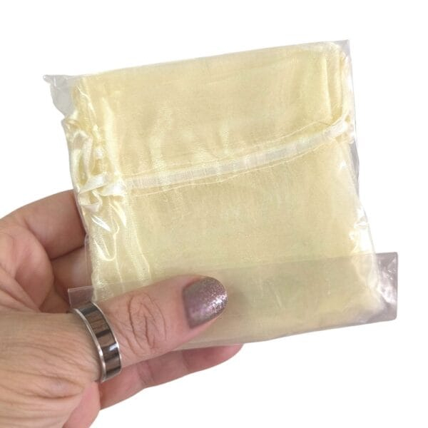 100 Sacos de Organza 06x08cm Amarelo Bebe-003