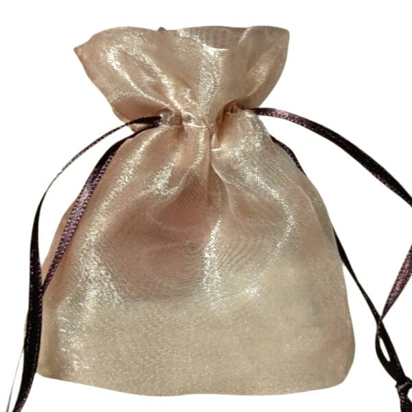 100 Sacos de Organza 6x8cm Amarula Fita Marrom